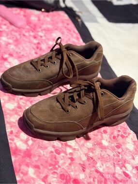 Vintage NWOT Rockport Brown Comfort Walking Sneakers